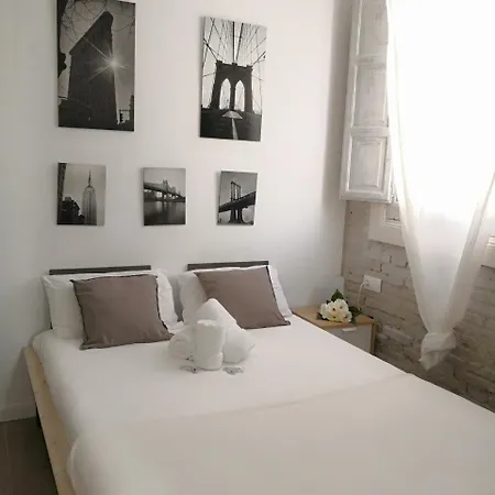 Suites By Eric Olsan Valencia Exterior photo