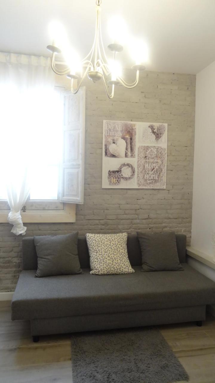 By Eric Olsan Apartment Valencia