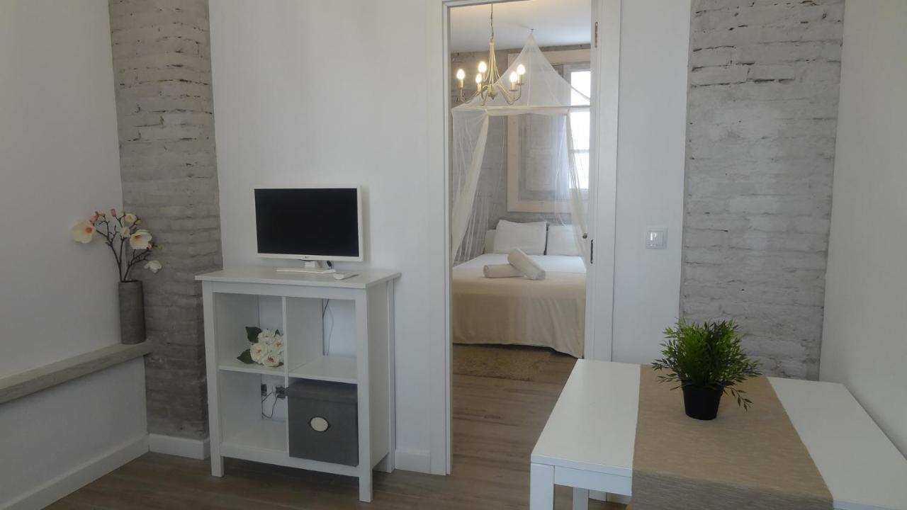 Apartment By Eric Olsan Valencia
